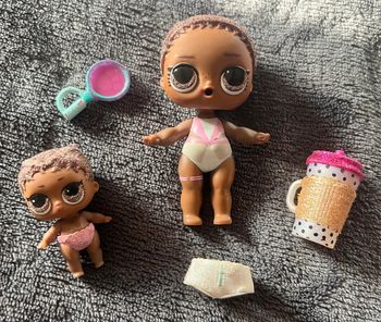 Petite poupée Lol surprise + bébé et accessoires comme sur la photos ( 11 )
