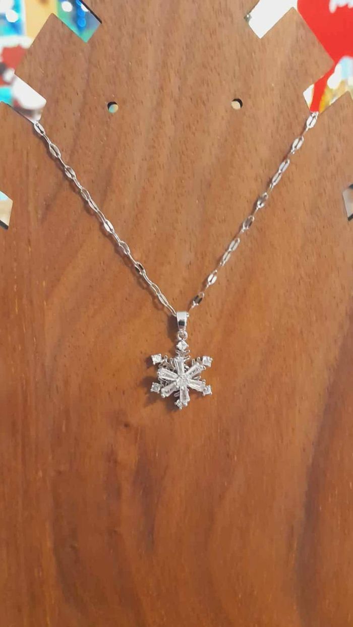Bijoux Noël |Collier Flocon de Neige Argenté – Neuf