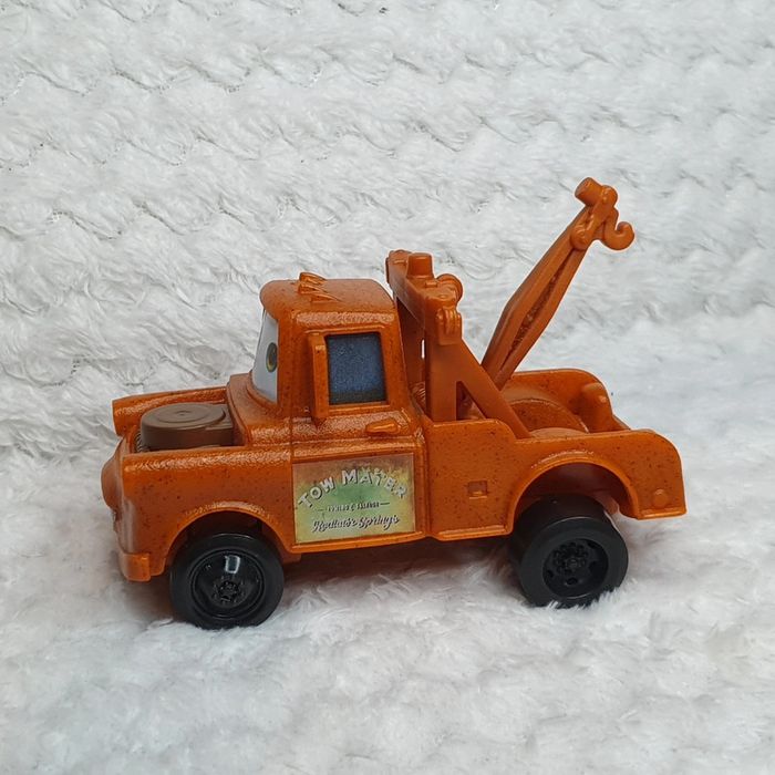 Voiture Cars martin disney pixar hoist petite voiture depaneuse en plastique - photo numéro 3