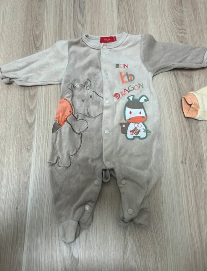Lot pyjamas grenouillère taille 3 mois - photo numéro 2