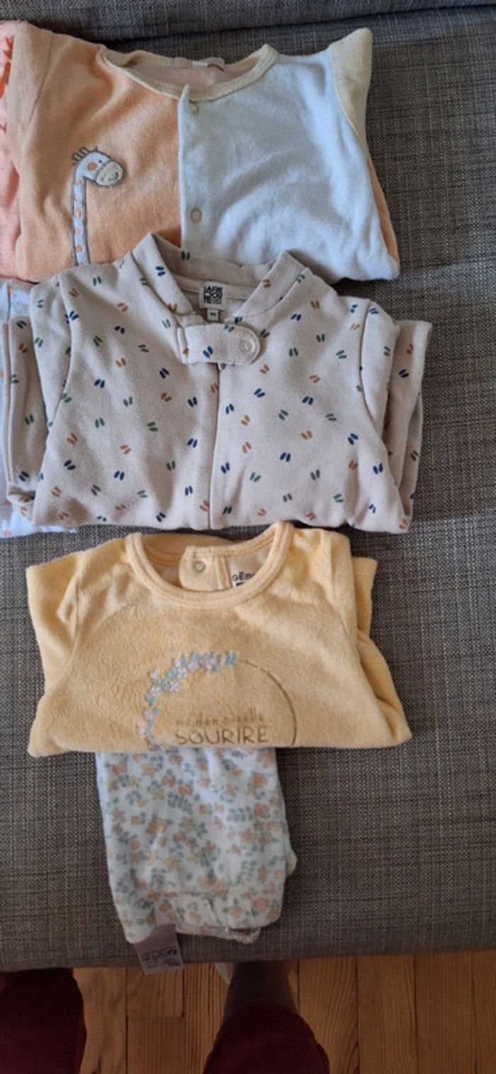 Lot de 9 pyjamas 18M - photo numéro 7