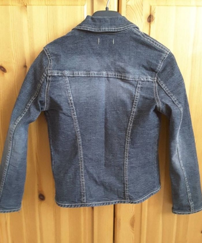 Veste en jean fille taille 8 ans TRÈS BON ÉTAT - photo numéro 2