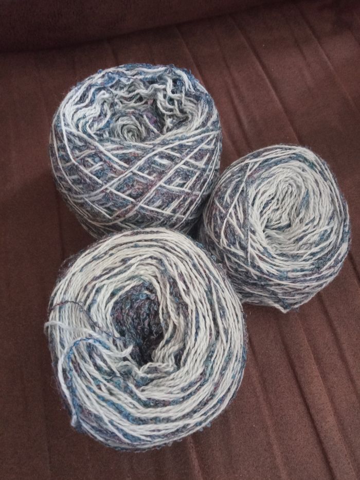 Lot de 3 petites Pelotes Fantaisies tons Bleus (180g)