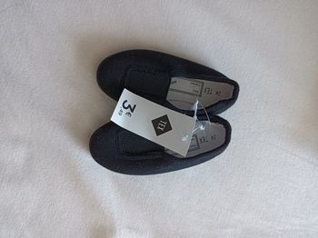 Chaussons neufs pointure 24