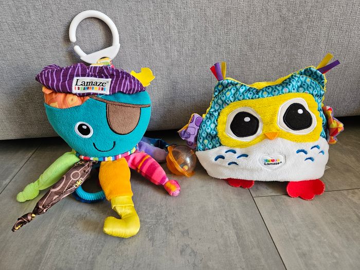 Lot jouets d'éveils veilleuse et peluche Lamaze