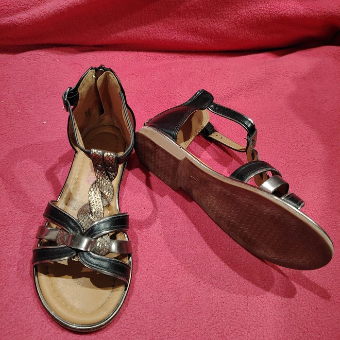 Sandales pour fille T 32 - photo numéro 2