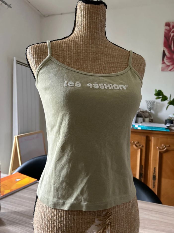 Débardeur Léa fashion ( lire annonce )