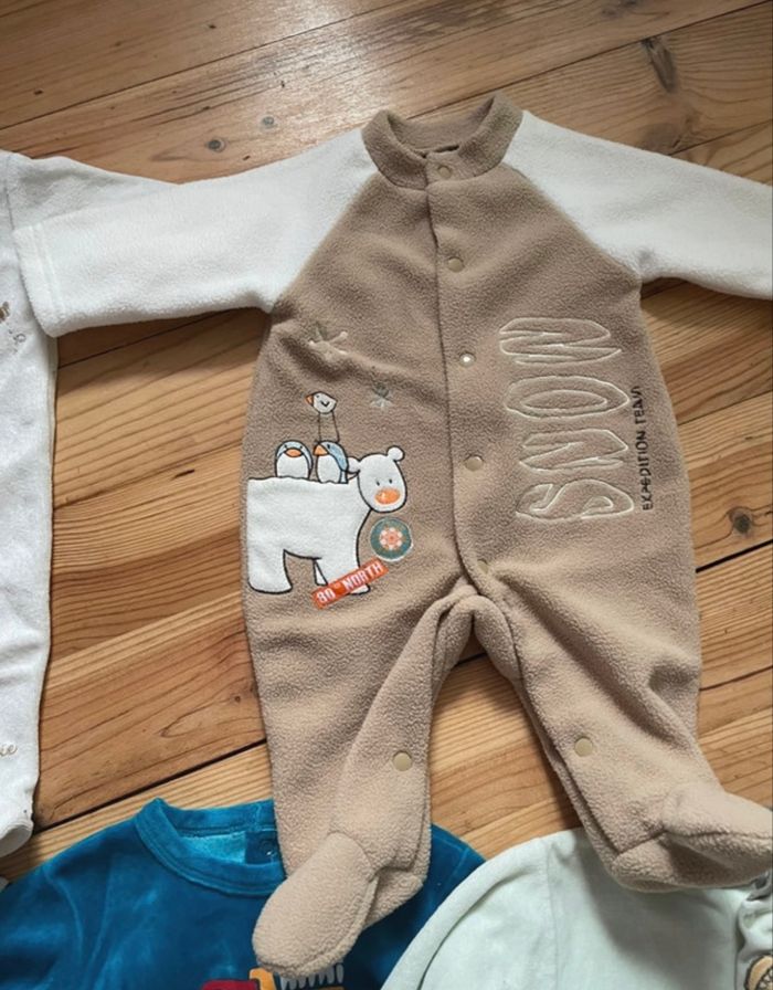 5 pyjamas 3 mois - photo numéro 2