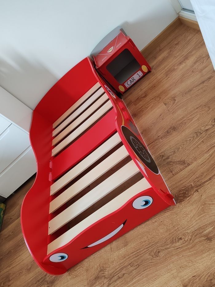 Lit voiture rouge avec matelas (140x70) + commode assortie - photo numéro 6