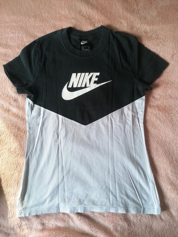 T-shirt Nike noir et blanc - photo numéro 2