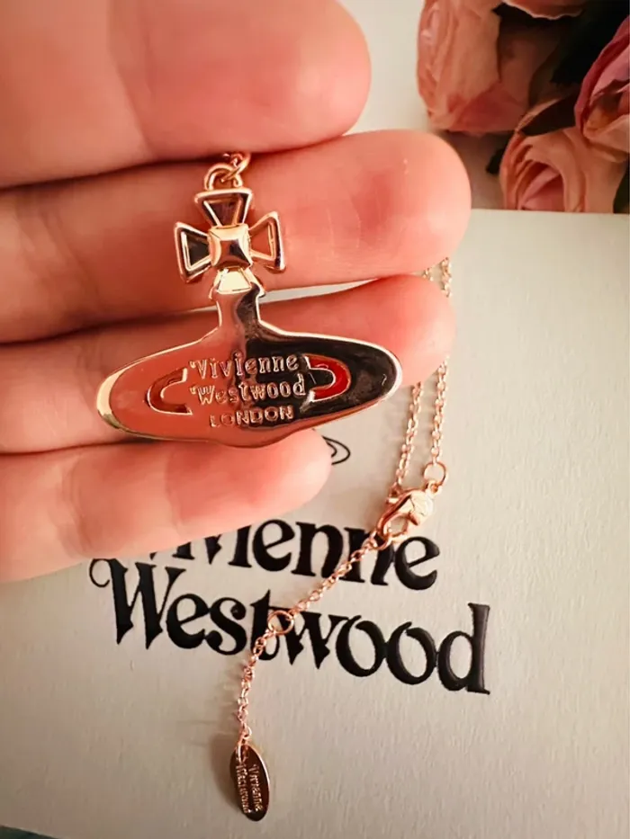 🪐Collier Vivienne Westwood Orbite rose gold & zirconiums roses - photo numéro 10