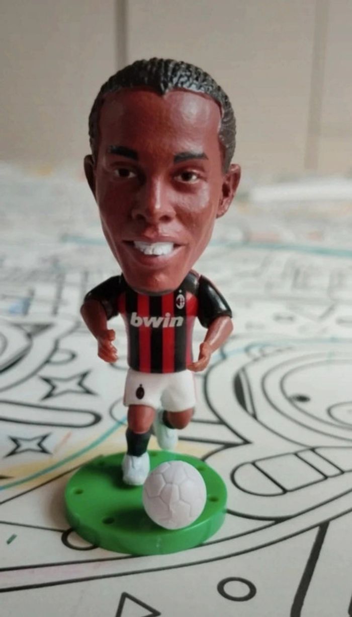 Petite figurine foot neuve Ronaldinho Milan AC