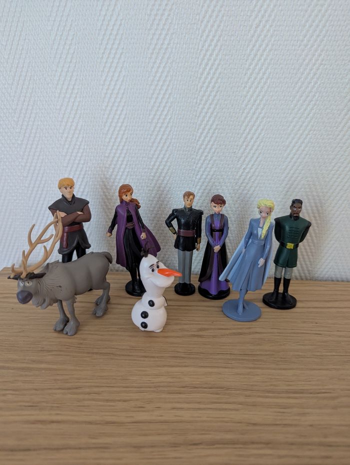 Lot de figurines Disney la reine des neiges