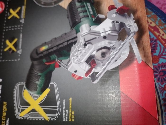 Scie circulaire sans fil 12V sans fil neuve - photo numéro 4