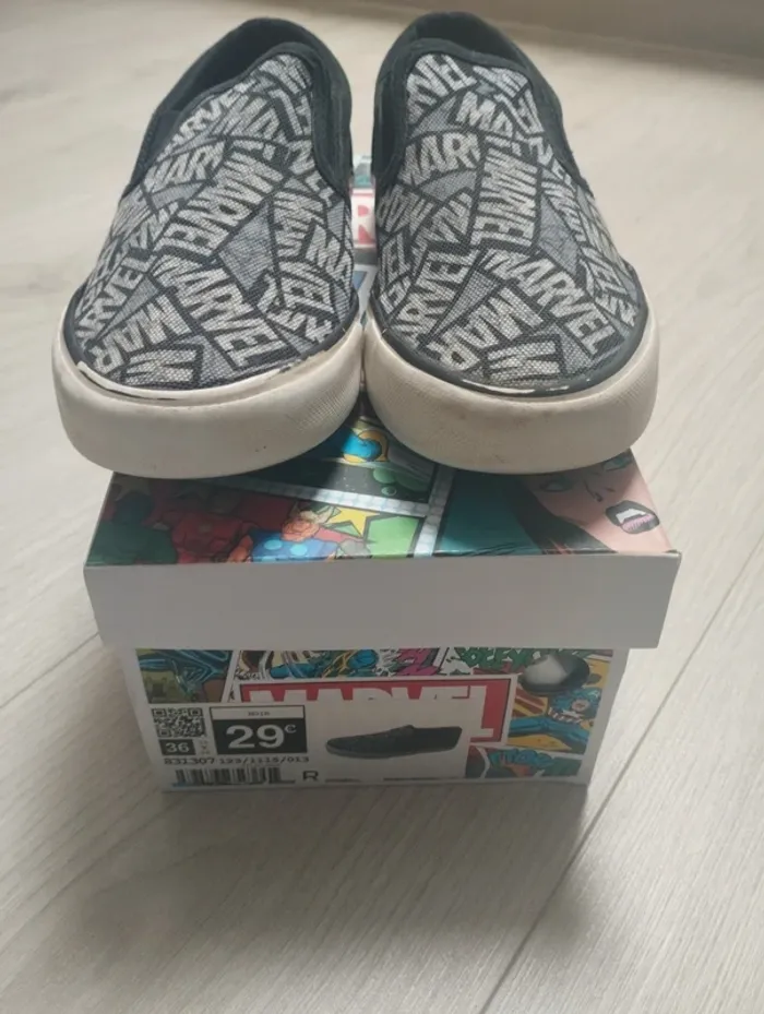 Chaussures garçon marvel printemps/été pointure 36 - photo numéro 2