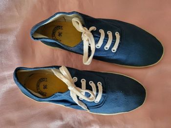 sneaker toile marine t 36 ,