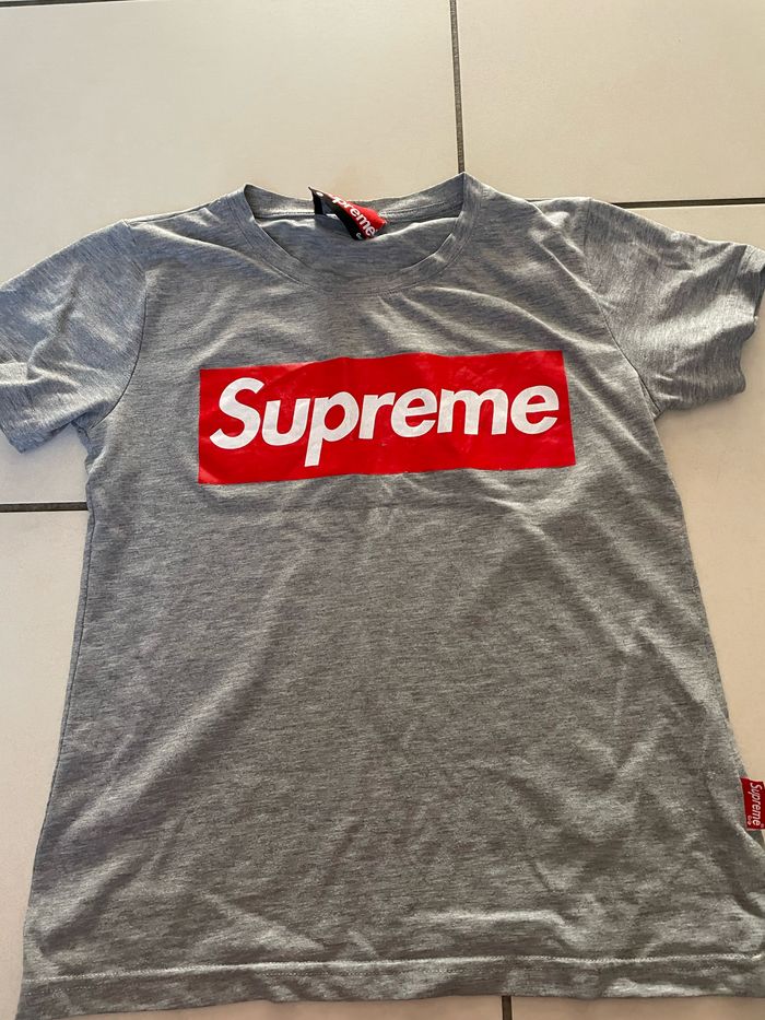 T-shirt supreme