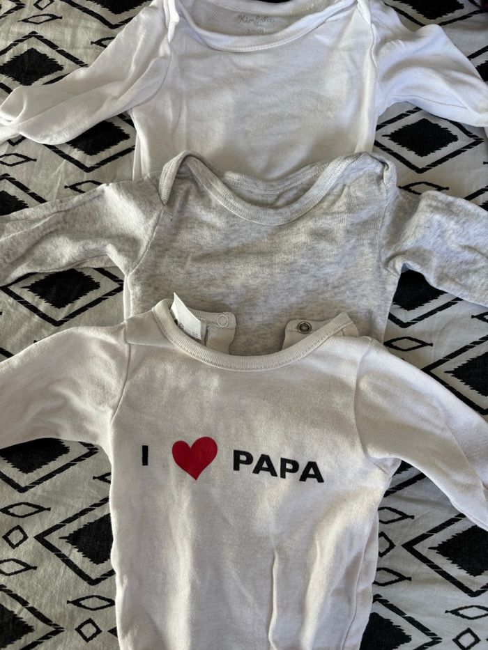 Lot bodies taille 3 mois - photo numéro 2