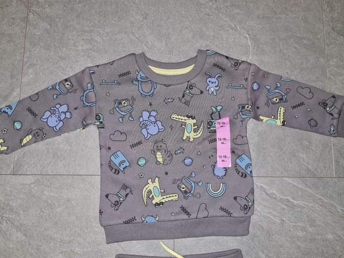Ensemble primark neuf taille 12/18 mois soit 86cm - photo numéro 2