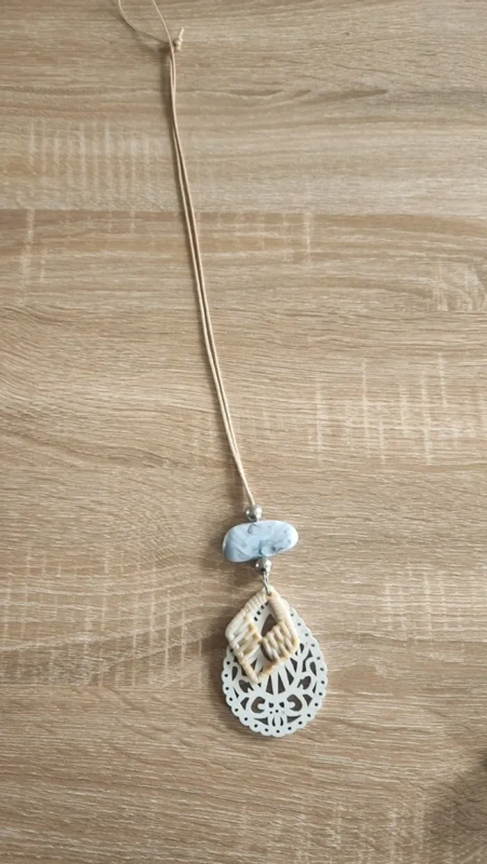 Collier fantaisie