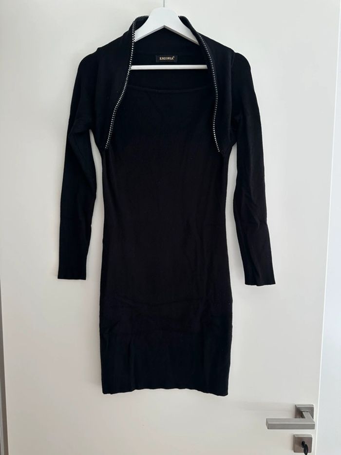 Robe noire moulante taille S - photo numéro 2