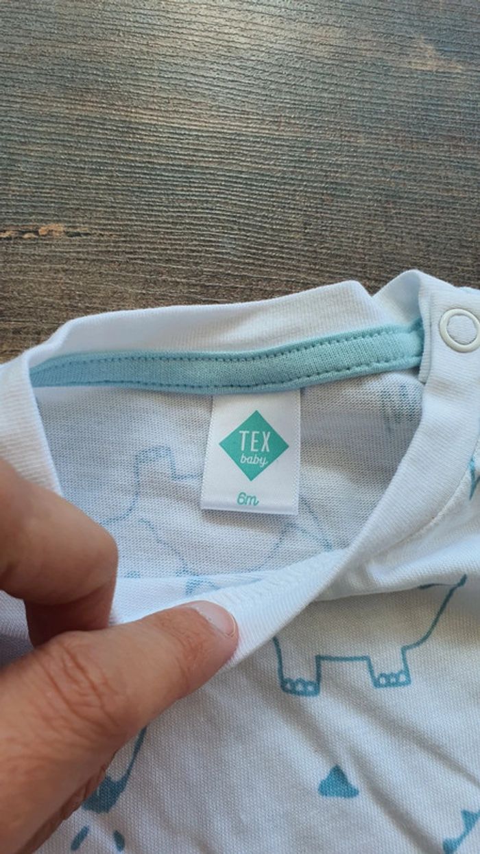 T-shirt tex 6 mois 68 cm en très bon état - photo numéro 2