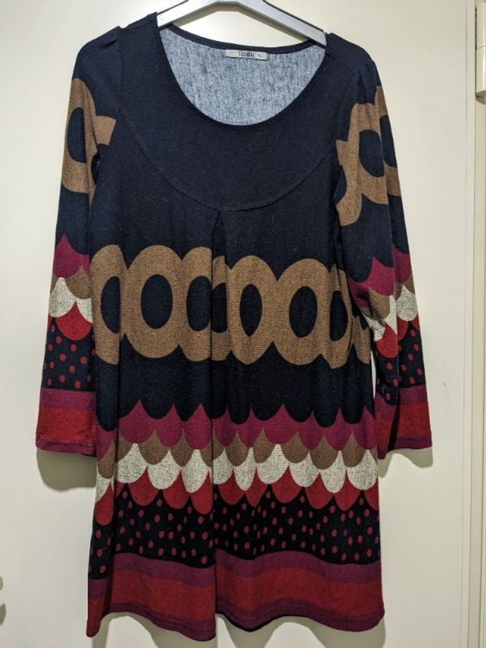 Jolie robe épaisse Toumani. Taille XL