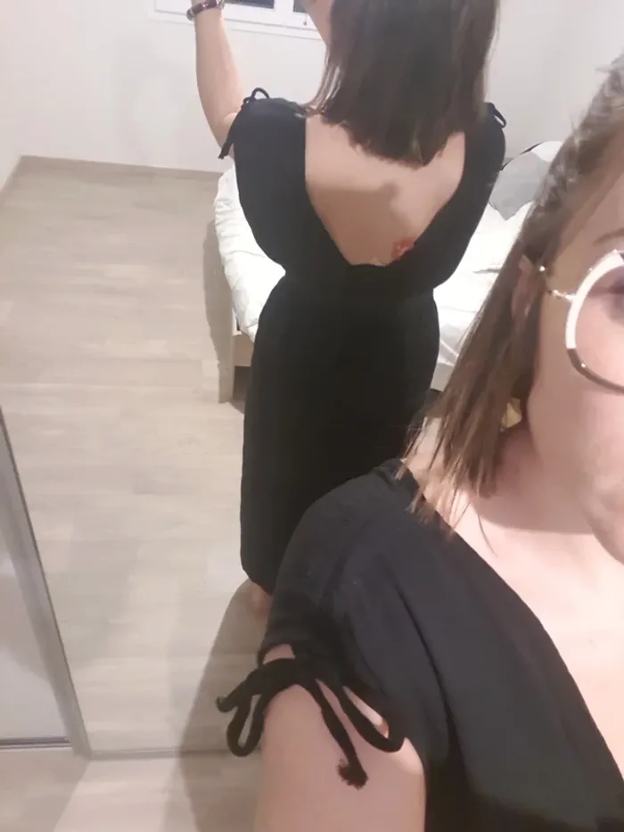 Robe longue noire - photo numéro 3