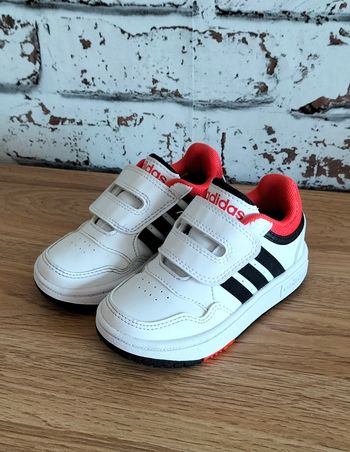 Baskets à scratch adidas blanche 23