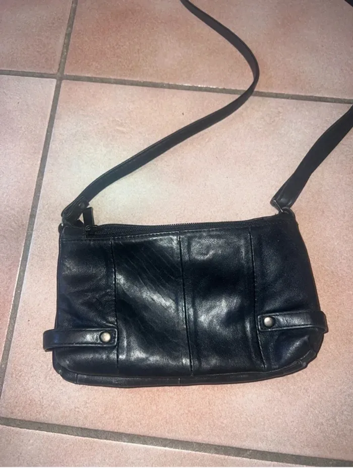 Très beau sac bandoulière vintage en cuir - photo numéro 2