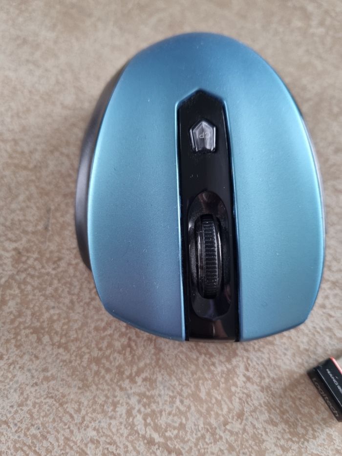 Souris sans fil logitech - photo numéro 2