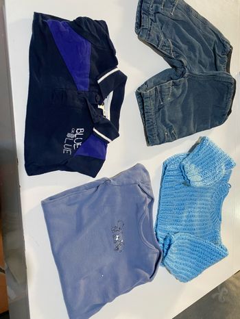 Lot de 4 vêtements bb taille 6 mois plusieurs marques