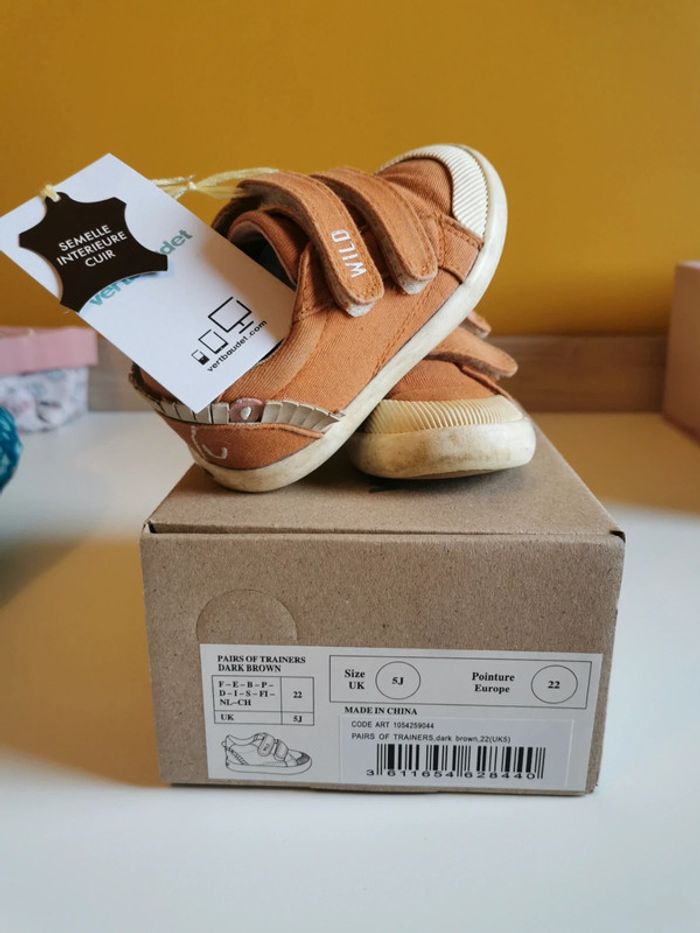 Chaussures toile T22
