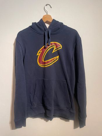 Sweat capuche New Era Cavs