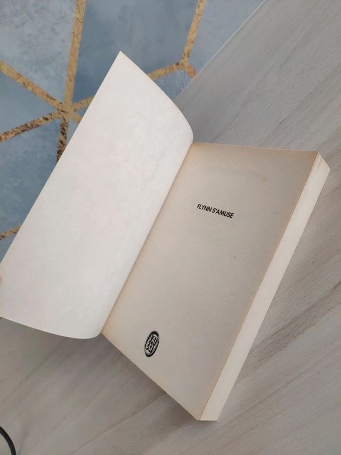 Livre poche policier Flynn s'amuse McDonald - photo numéro 4