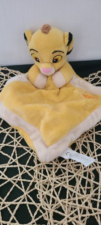 Peluche disney simba le roi lion