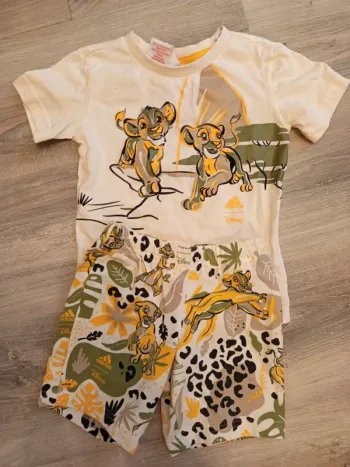 Ensemble roi lion adidas taille 18-24mois neuf