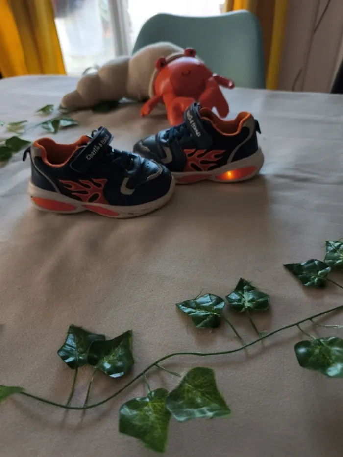 Paire de chaussures lumineuse 🍃charlie & friends - photo numéro 2