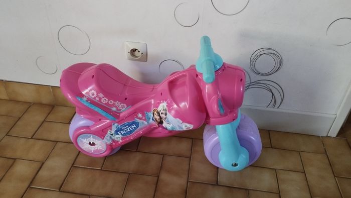 Moto reine des neiges
