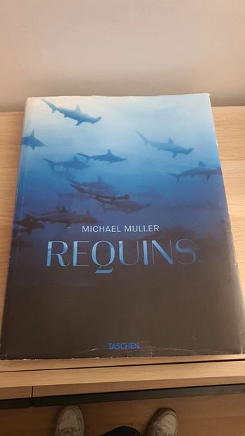 Livre Requins Michel Muller Taschen