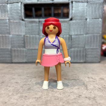 Personnage figurine femme playmobil