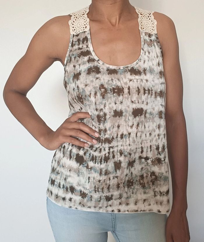 Débardeur brodé cache-cache T.M