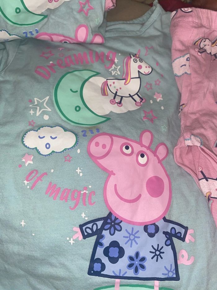 Deux pyjamas - photo numéro 2