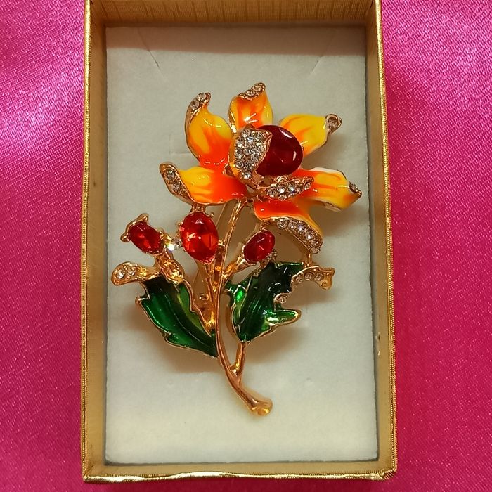 Broche tournesol en métal doré et strass - photo numéro 3