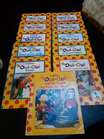 Lot 9 livres vintage oui oui