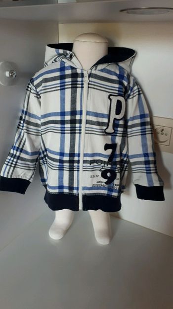 Gilet à capuche