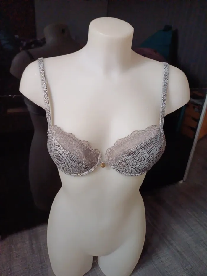 Soutien gorge pushup 85B idée cadeau de noel
