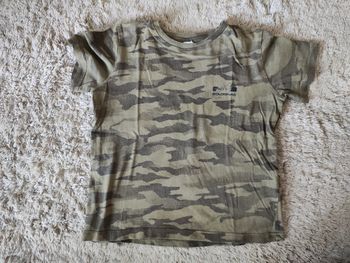 Tee-shirt taille 6 ans