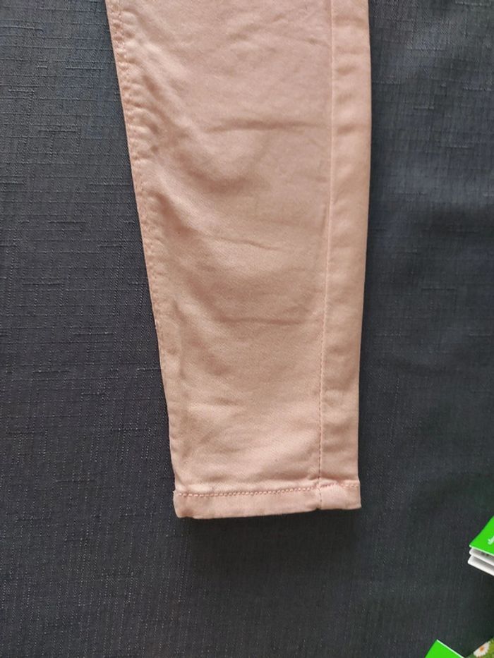 Pantalon skinny Kiabi 7 ans rose clair - photo numéro 4