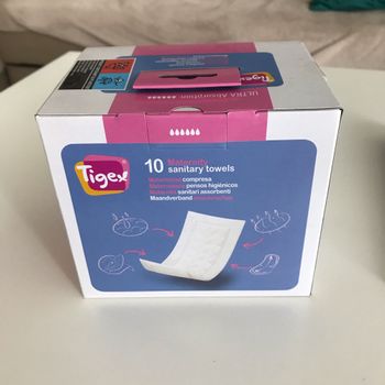 Serviette hygiénique post accouchement